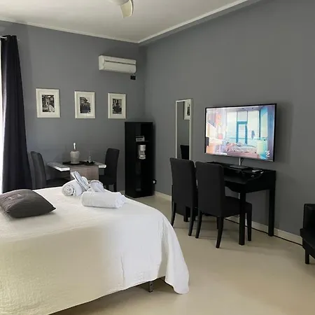 לינה וארוחת בוקר Gardenia Luxury 3*